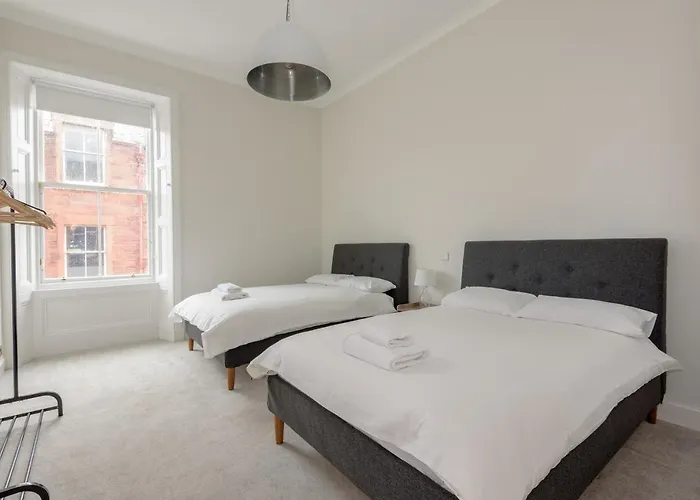 Stylish Beach Pad On Scotland\'S Golf Coast