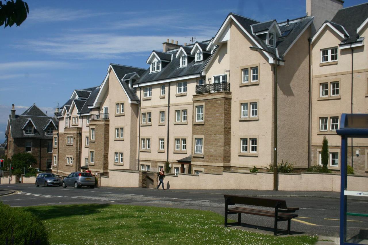 Apartment No 10 Royal *