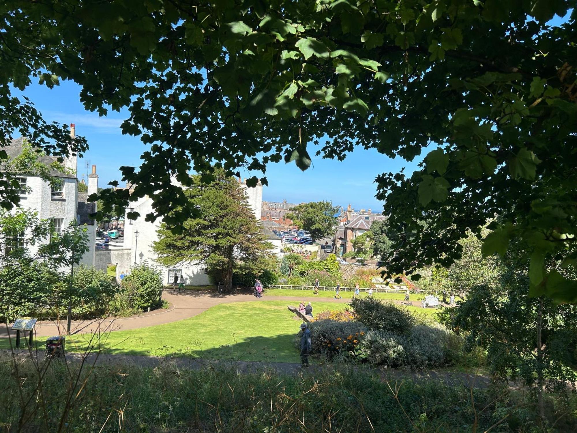 Next To The - Apartment *