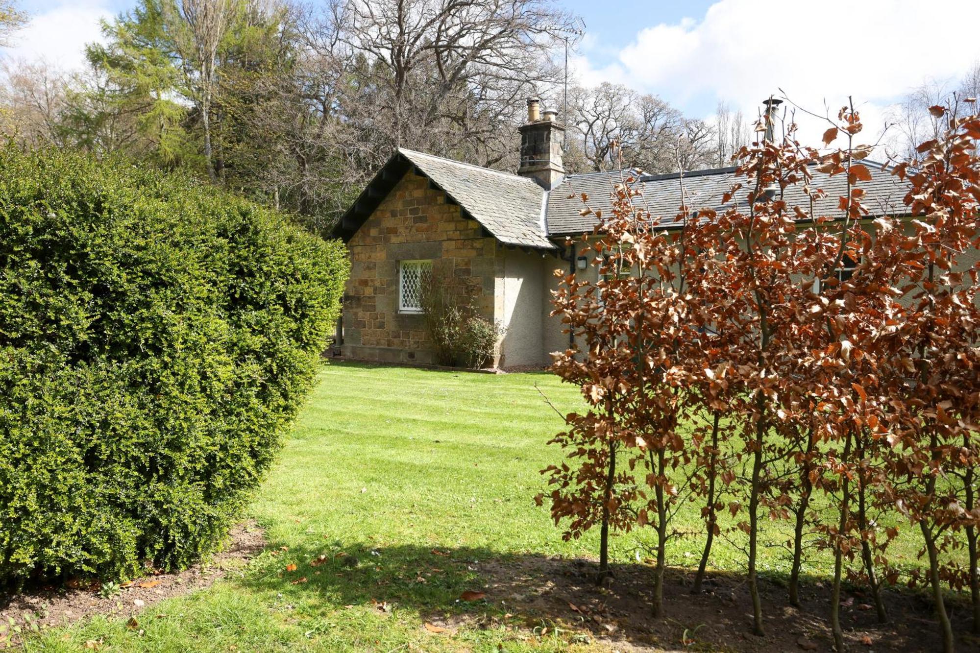 Lodge Joivy The At Gilmerton House,