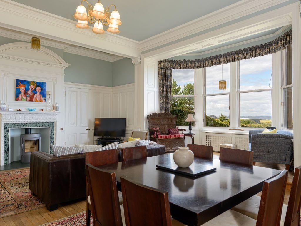 Cromwell Road Apartment