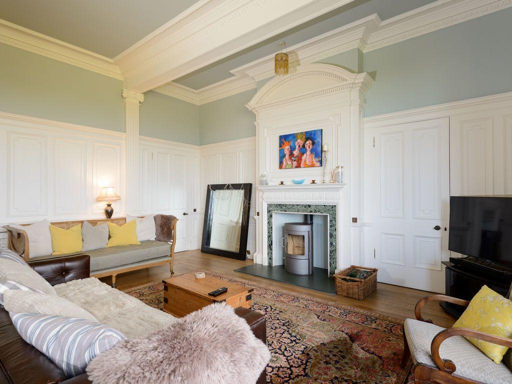 Cromwell Road Apartment