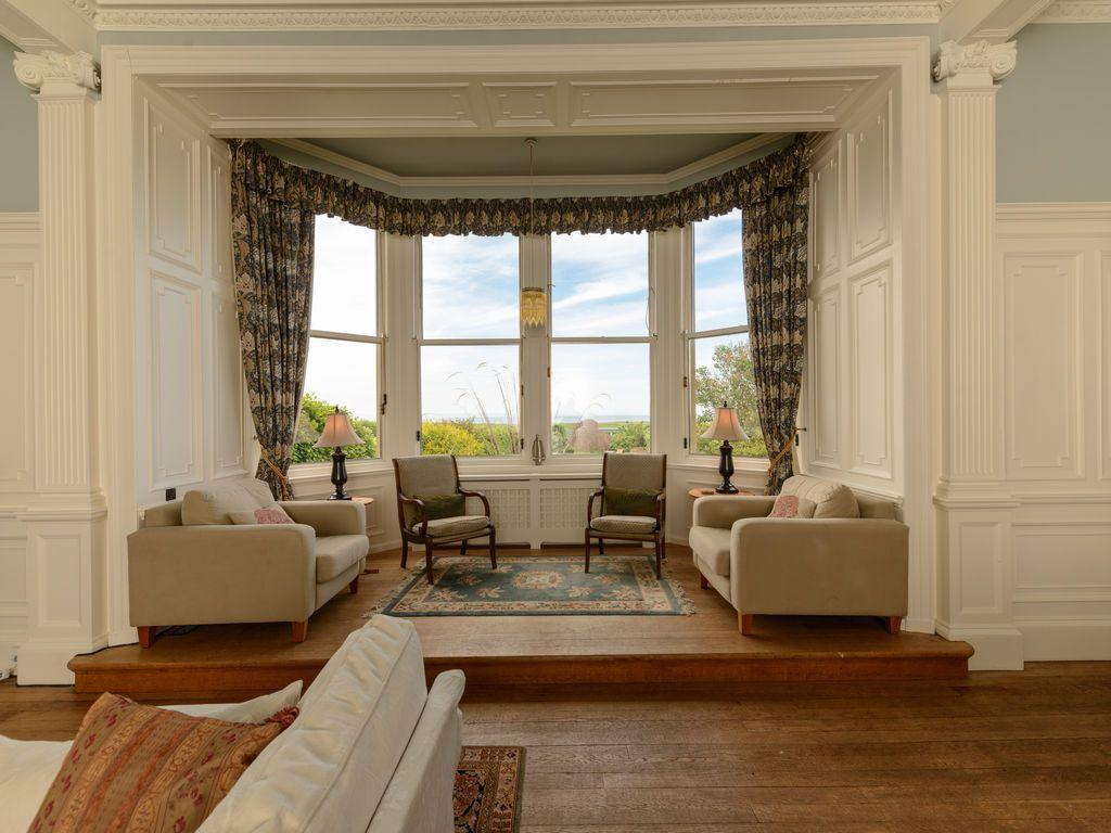 Cromwell Road Apartment *