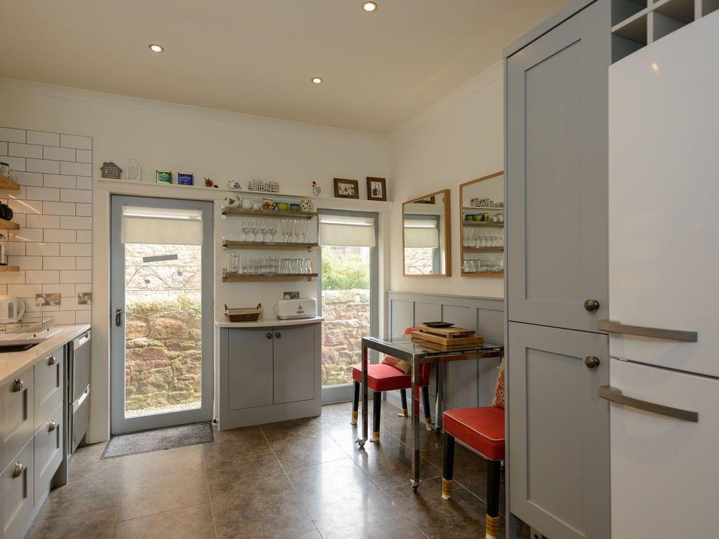 Cromwell Road Apartment *