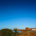 Sandy Shores- Beautiful 3 Bed Apartment Near Beach In North Berwick