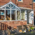 Spacious Ground Floor Apartment, Parking & Near Beach