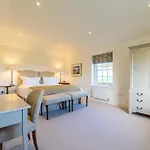 Fenton Lodge
