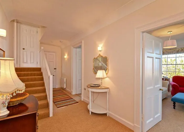 Flat 2 Inchgarry Court