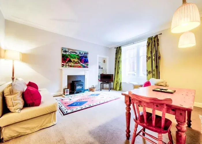 Unique Seaside Apartment, Central North Berwick