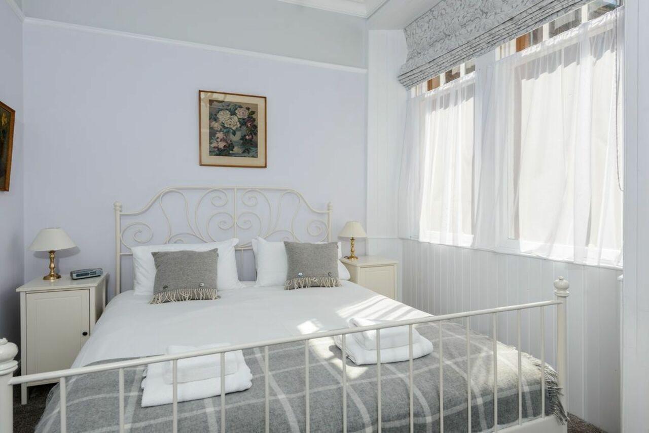 Seafield Apartment *