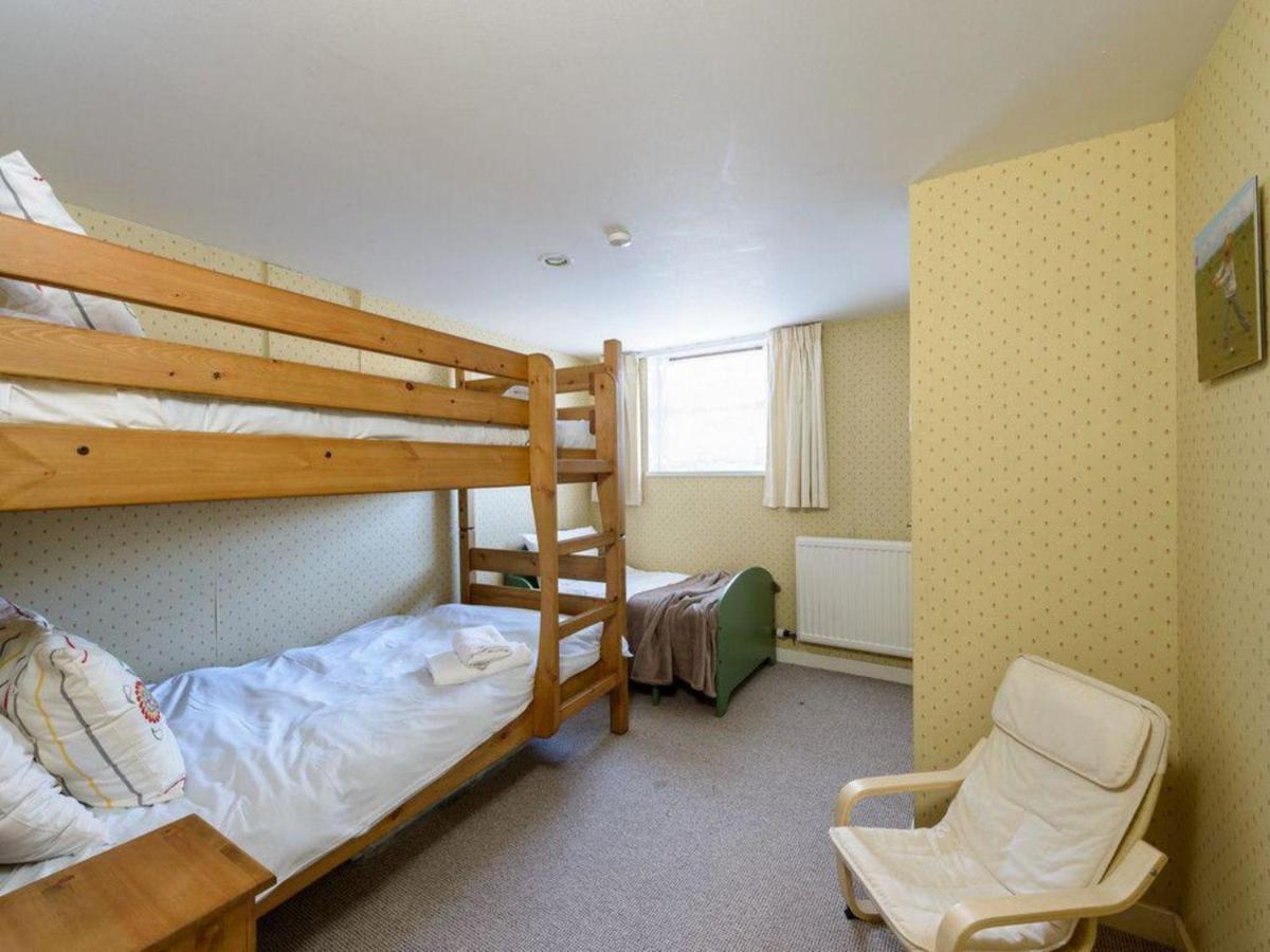 Southcot Apartment *
