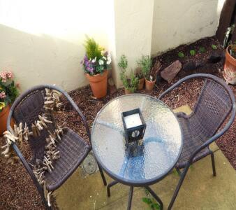 Hideaway With Free Private Parking Space Apartment North Berwick