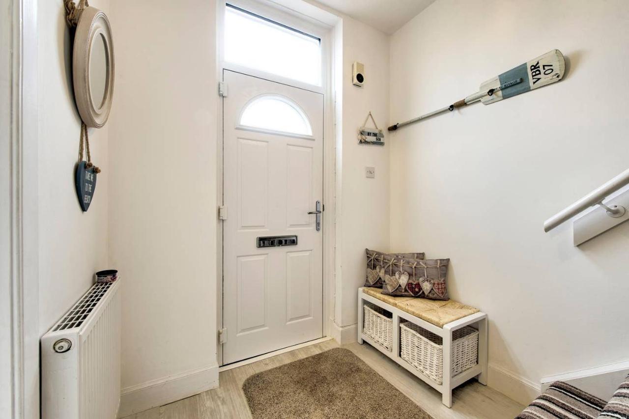 Hideaway With Free Private Parking Space