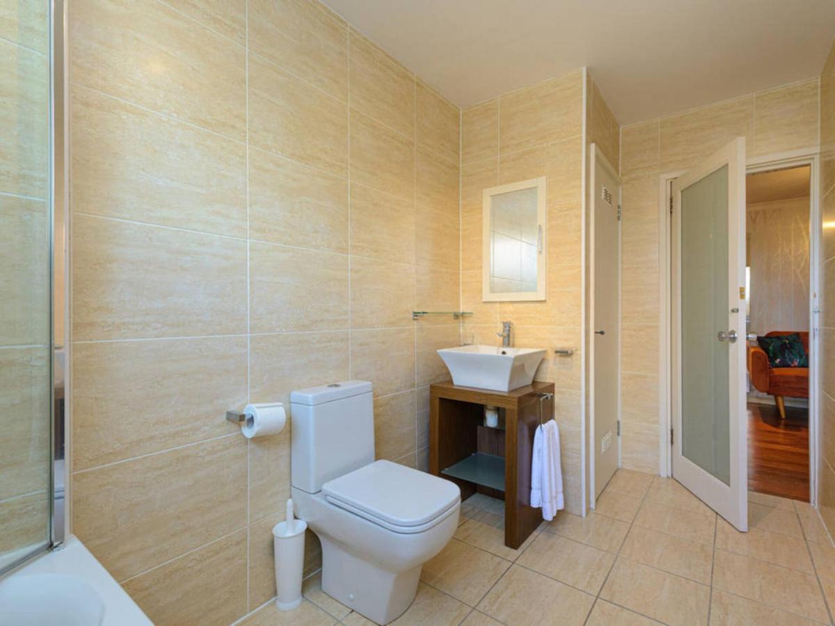 Corrin - Chic 1 Bedroom