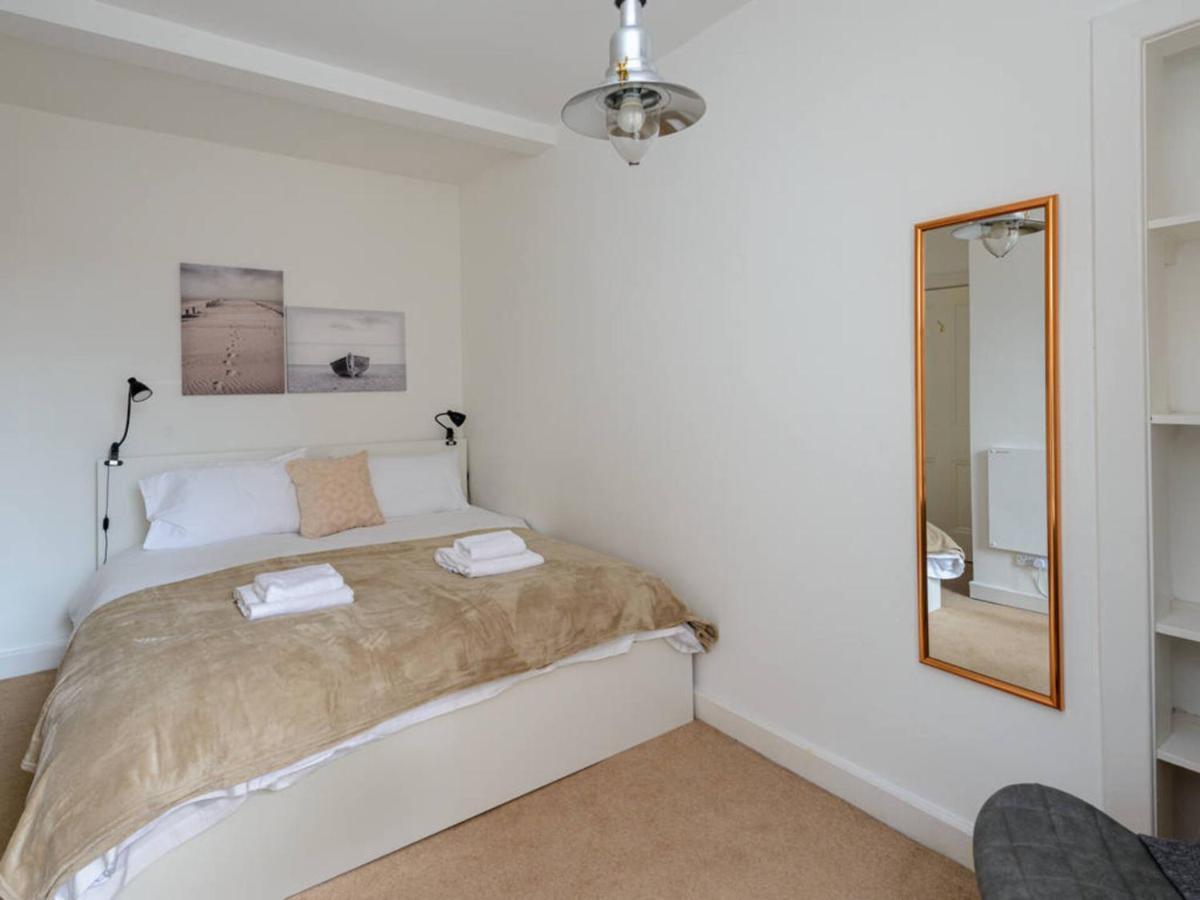 Pebbles - Heart Of Town Apartment North Berwick