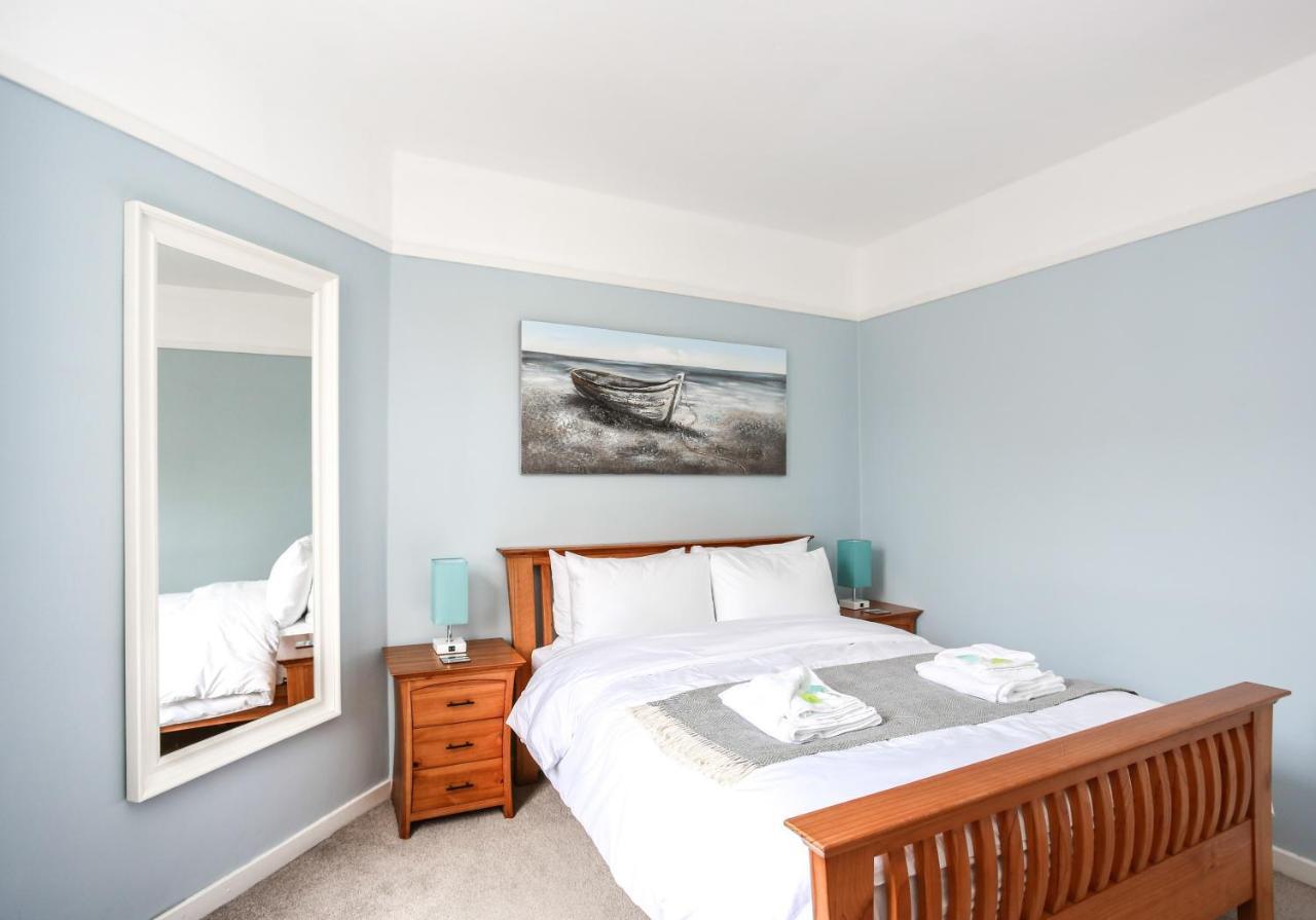 Sandy Shores- Beautiful 3 Bed Near In Apartment *