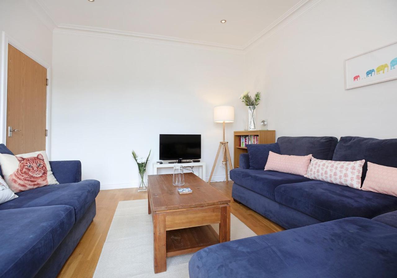 Law View Apartment *