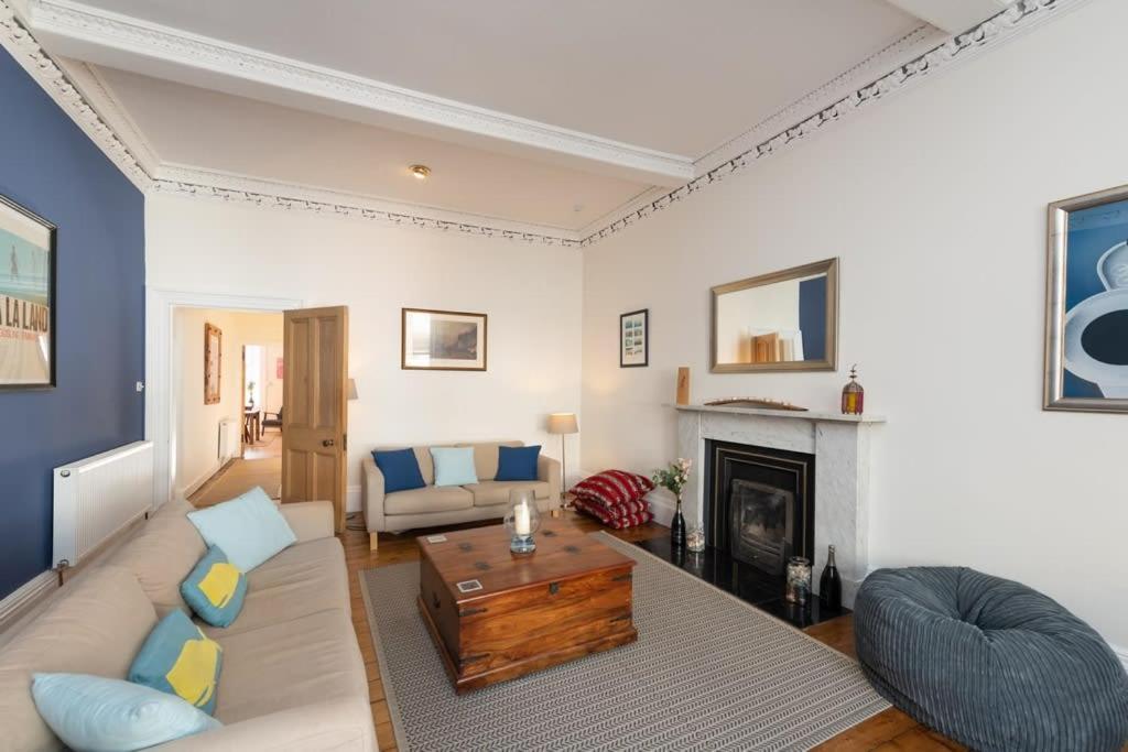 Apartment Spacious 2 Bedroom High Street *