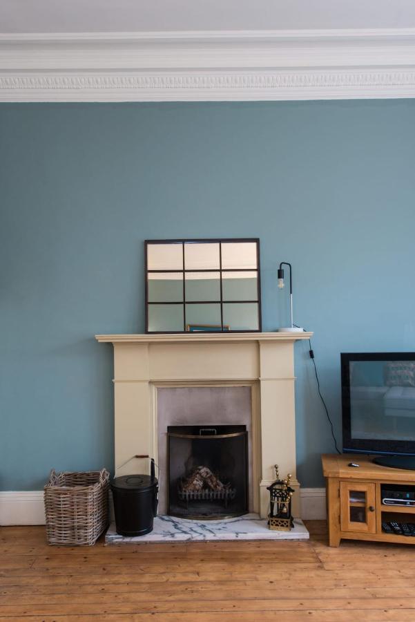 Spacious Ground Floor Apartment, Parking & Near *
