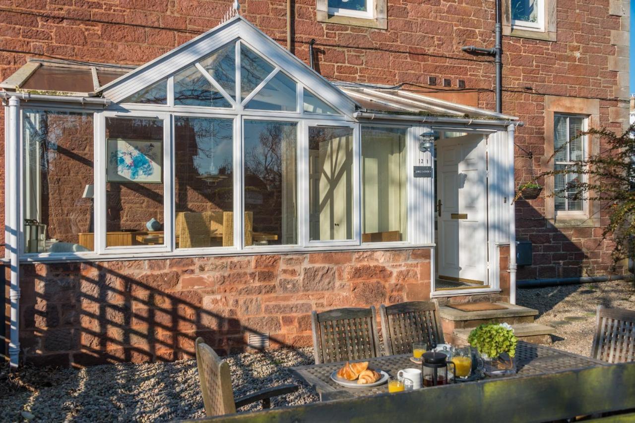 Spacious Ground Floor Apartment, Parking & Near