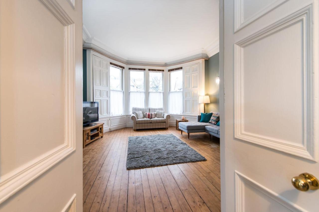 Spacious Ground Floor Apartment, Parking & Near Apartment North Berwick