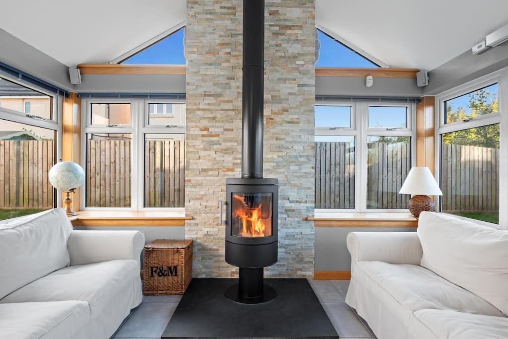 Luxury House With A Hot Tub Book On Air Bee And Bee Villa *