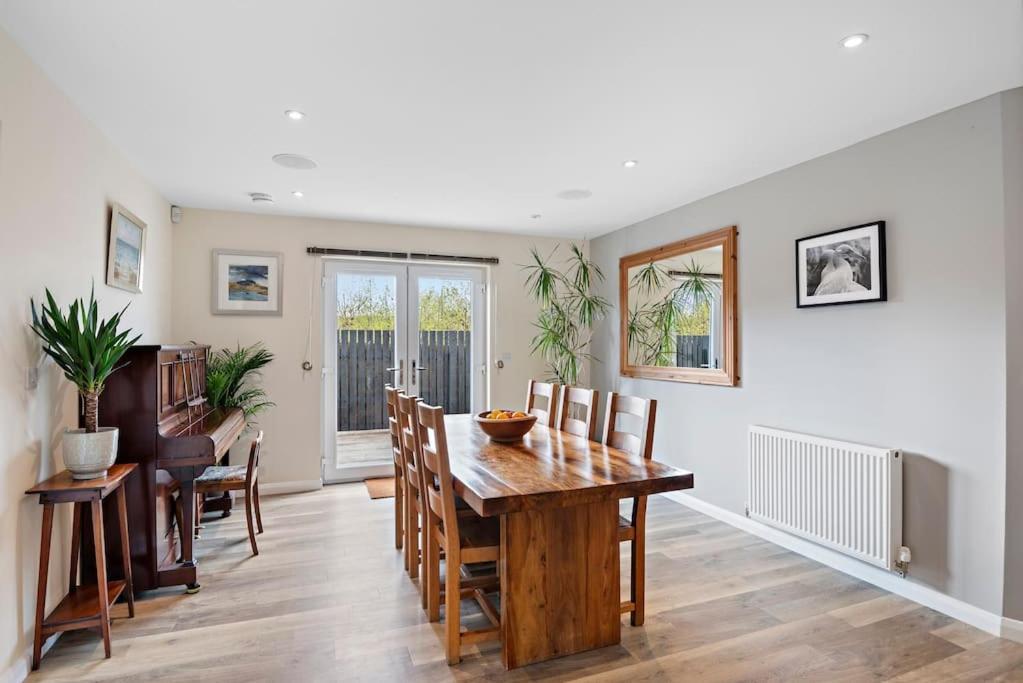 Villa Luxury House With A Hot Tub Book On Air Bee And Bee North Berwick