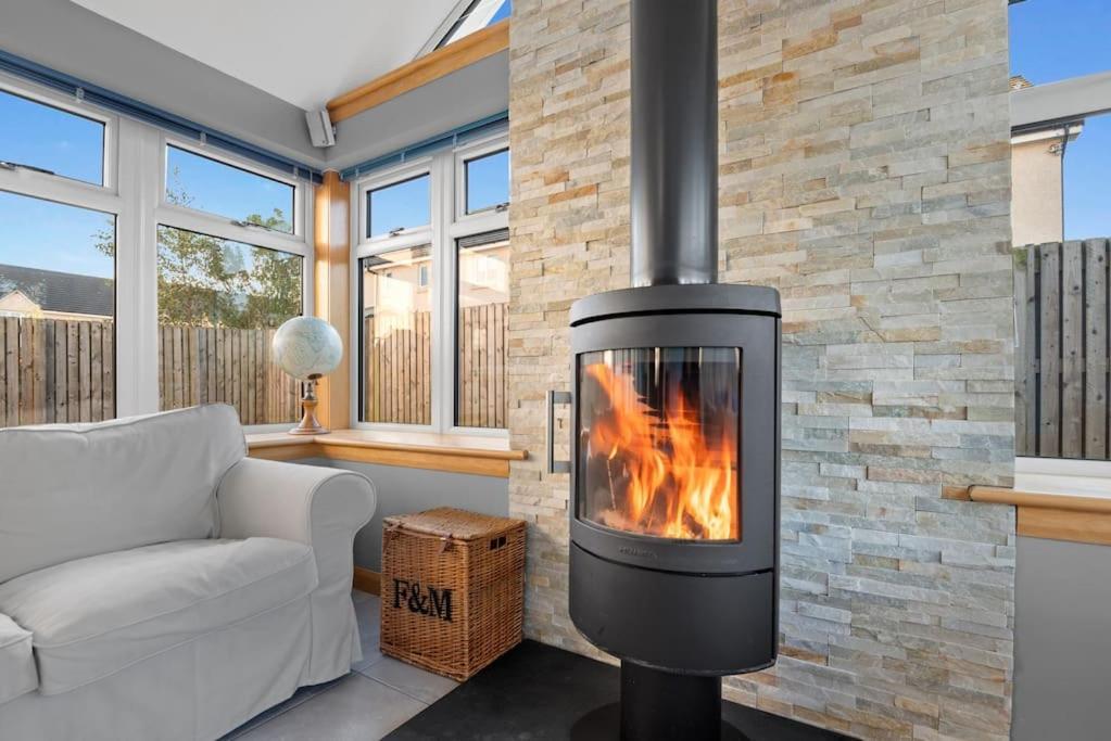 Luxury House With A Hot Tub Book On Air Bee And Bee *