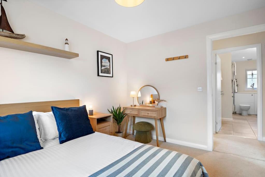Luxury House With A Hot Tub Book On Air Bee And Bee