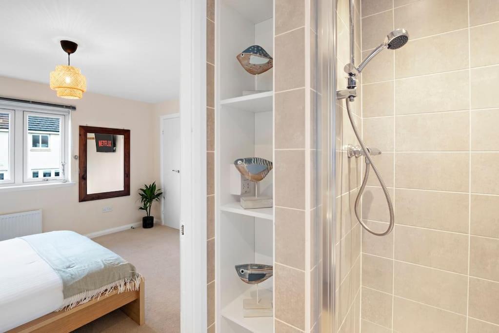 Luxury House With A Hot Tub Book On Air Bee And Bee Villa