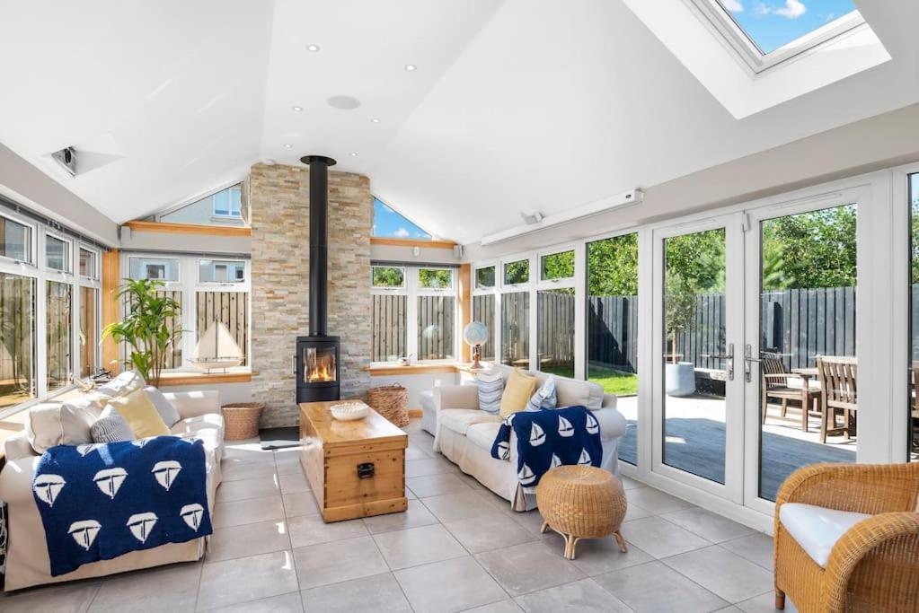 Luxury House With A Hot Tub Book On Air Bee And Bee *