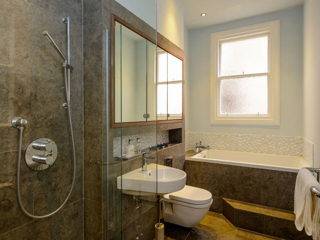 Cromwell Road Apartment *