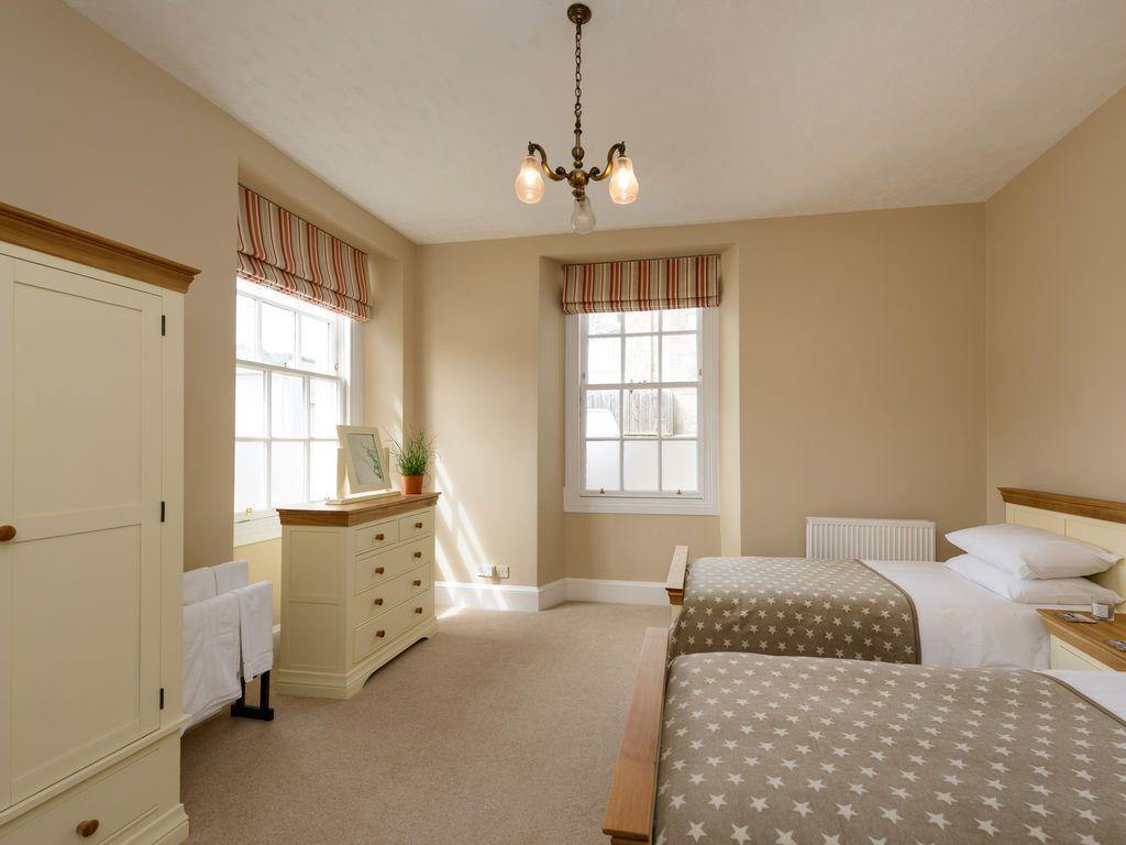 Firth View Apartment *