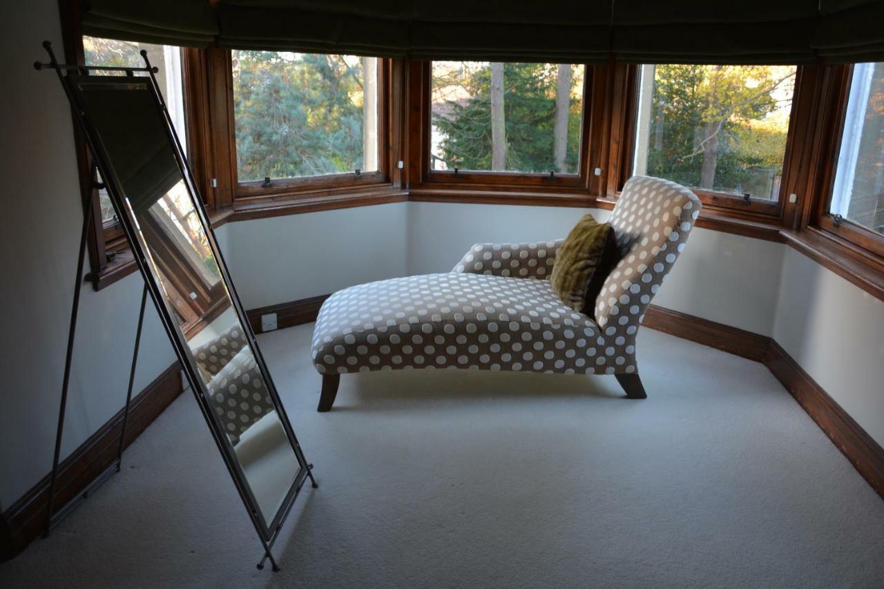 Meadowside Guest house *